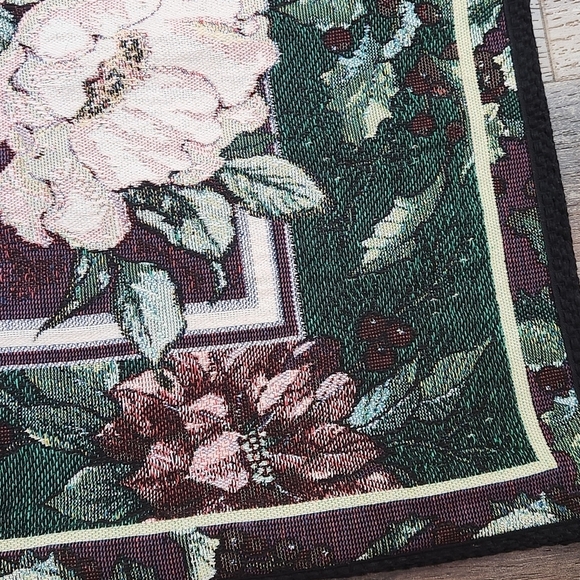 VINTAGE FLORAL HANGING TAPESTRY 26" X 34" - Picture 2 of 5